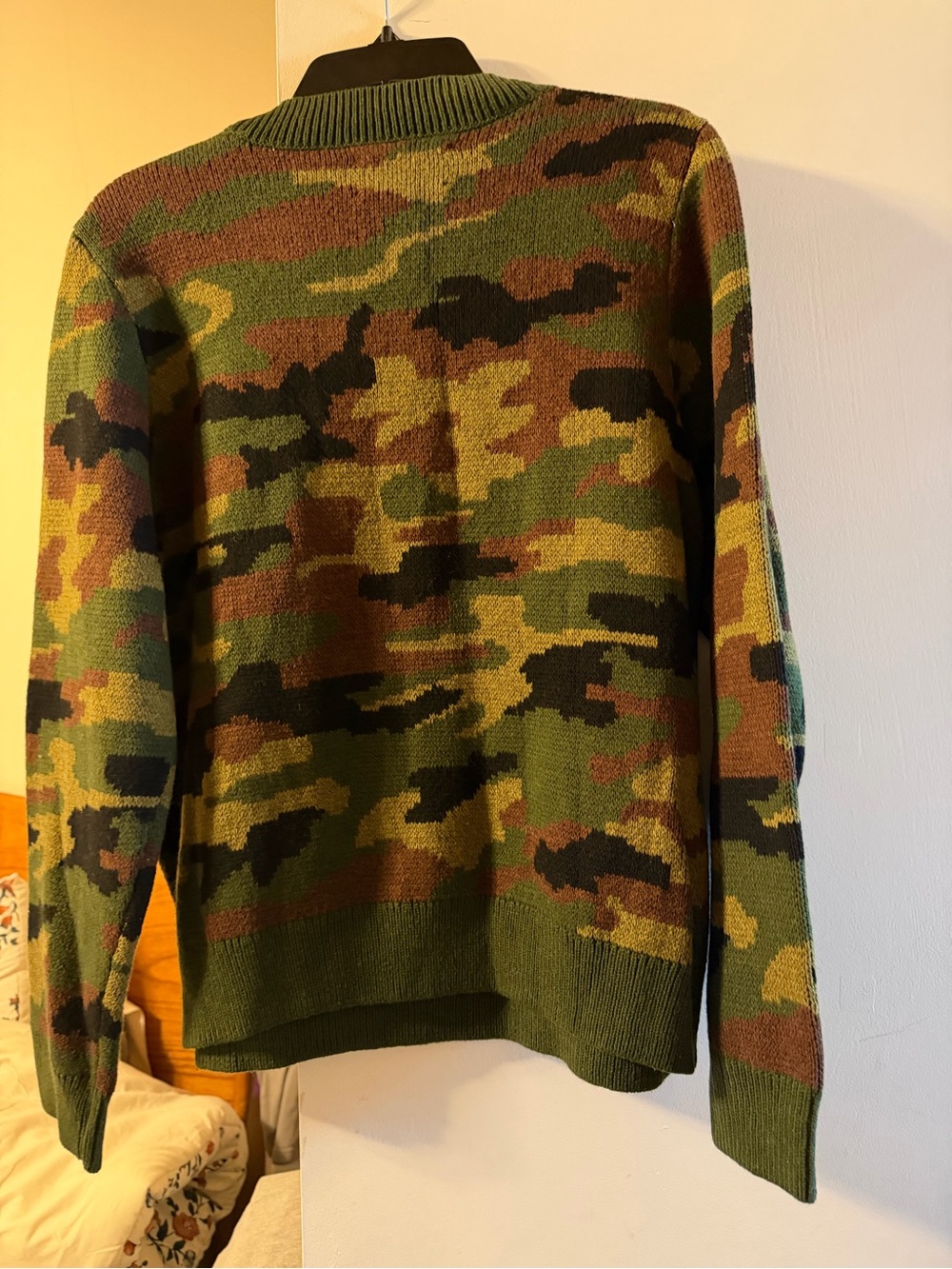 Women’s Sweaters - Picture 2 of 4